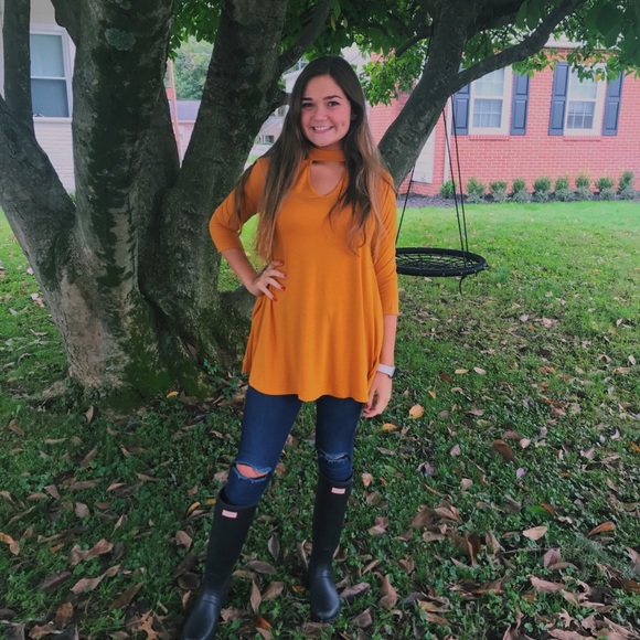 Tops - Keyhole mustard shirt.